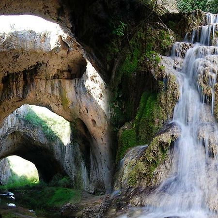 Provans Famili Hotel Letnitsa Екстер'єр фото