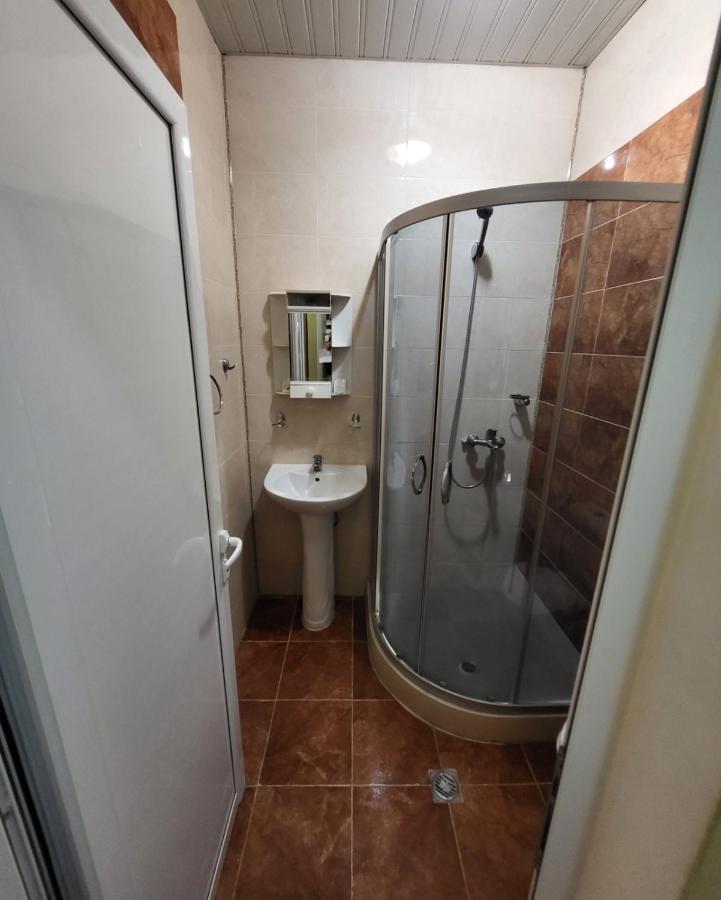 Provans Famili Hotel Letnitsa Екстер'єр фото