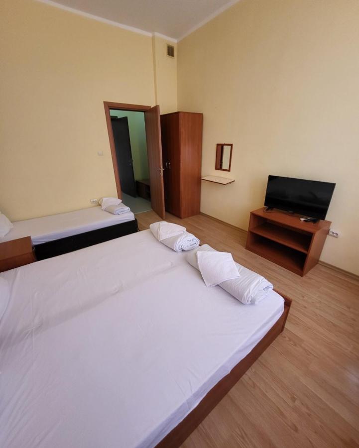 Provans Famili Hotel Letnitsa Екстер'єр фото
