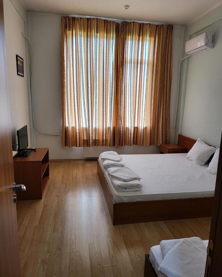 Provans Famili Hotel Letnitsa Екстер'єр фото