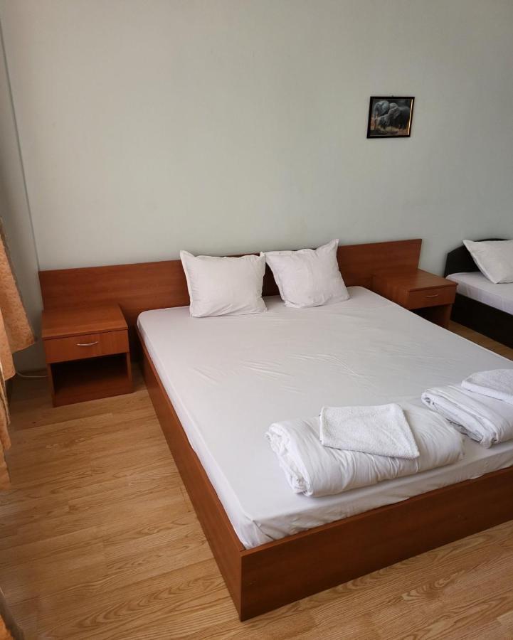 Provans Famili Hotel Letnitsa Екстер'єр фото