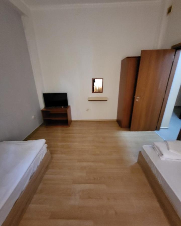 Provans Famili Hotel Letnitsa Екстер'єр фото
