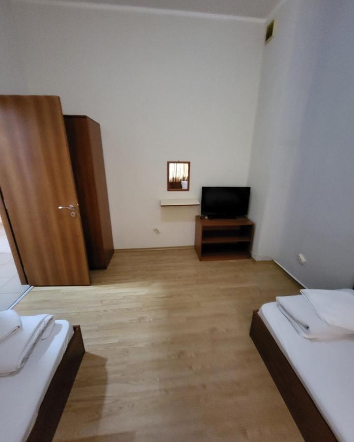 Provans Famili Hotel Letnitsa Екстер'єр фото