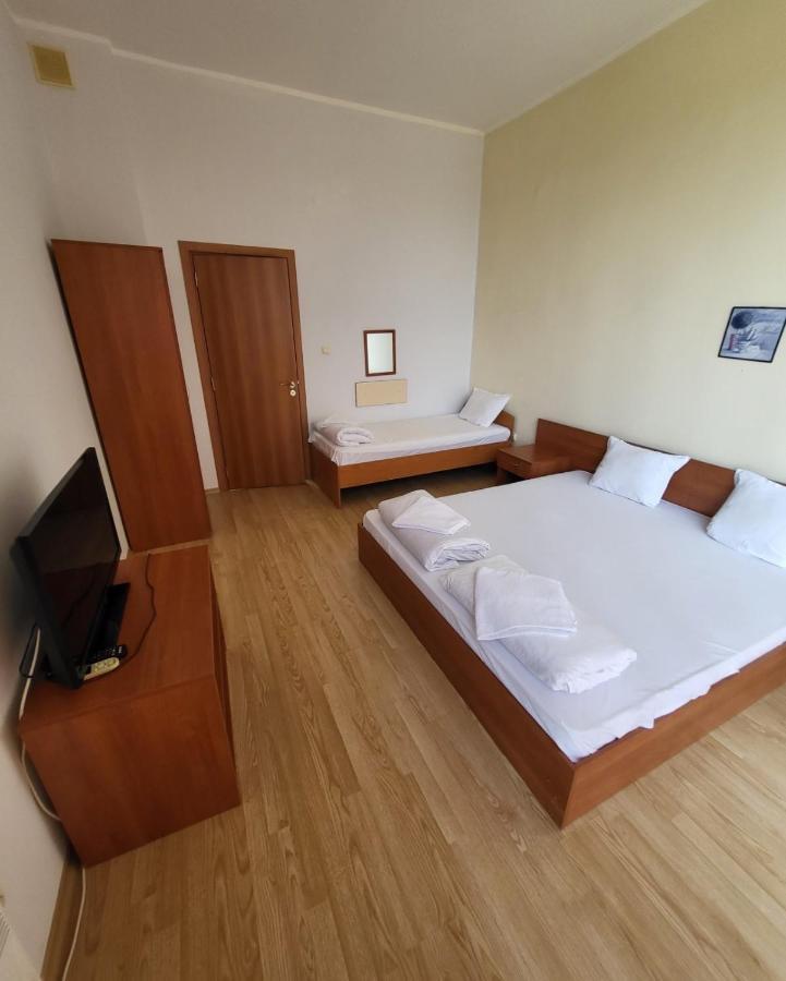 Provans Famili Hotel Letnitsa Екстер'єр фото