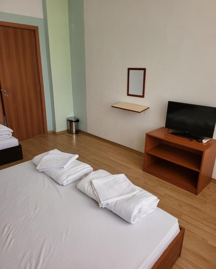 Provans Famili Hotel Letnitsa Екстер'єр фото