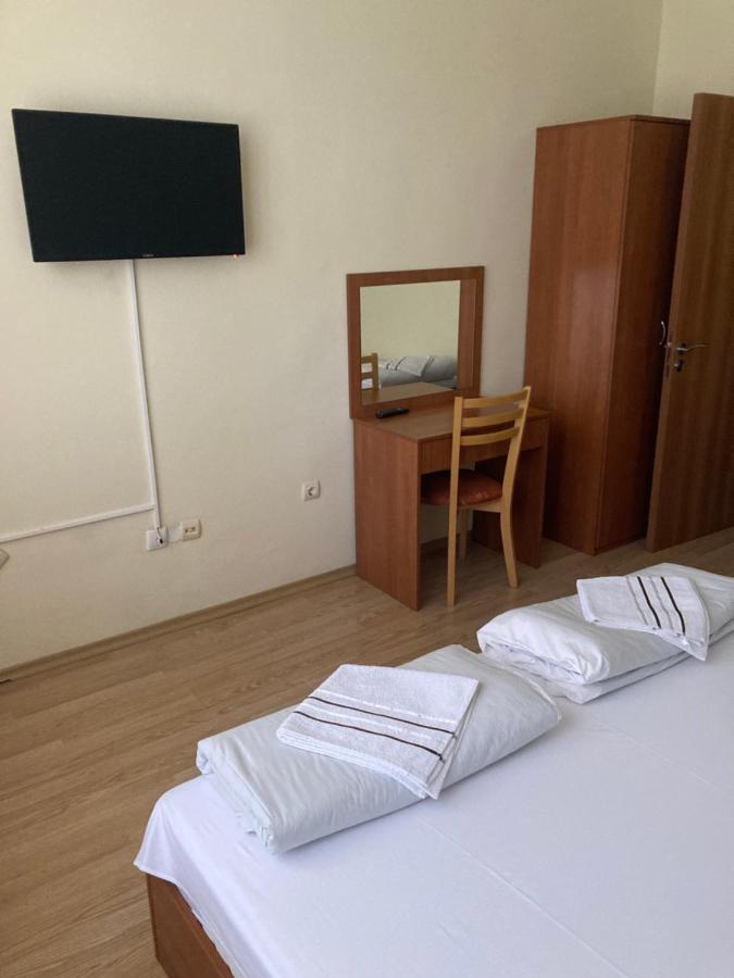 Provans Famili Hotel Letnitsa Екстер'єр фото