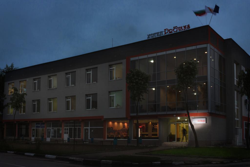 Provans Famili Hotel Letnitsa Екстер'єр фото