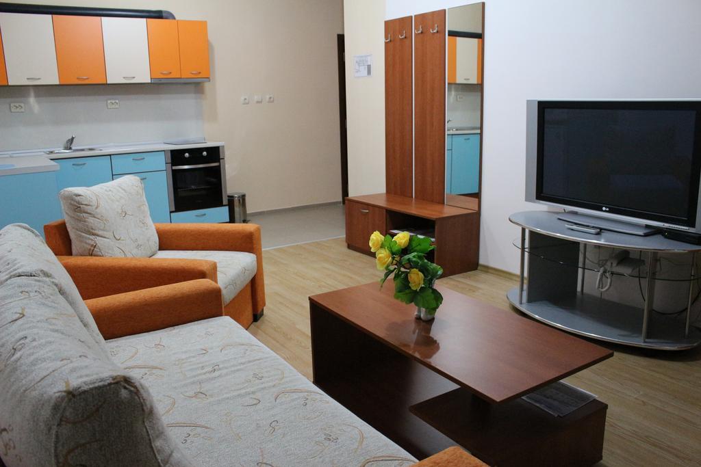 Provans Famili Hotel Letnitsa Екстер'єр фото